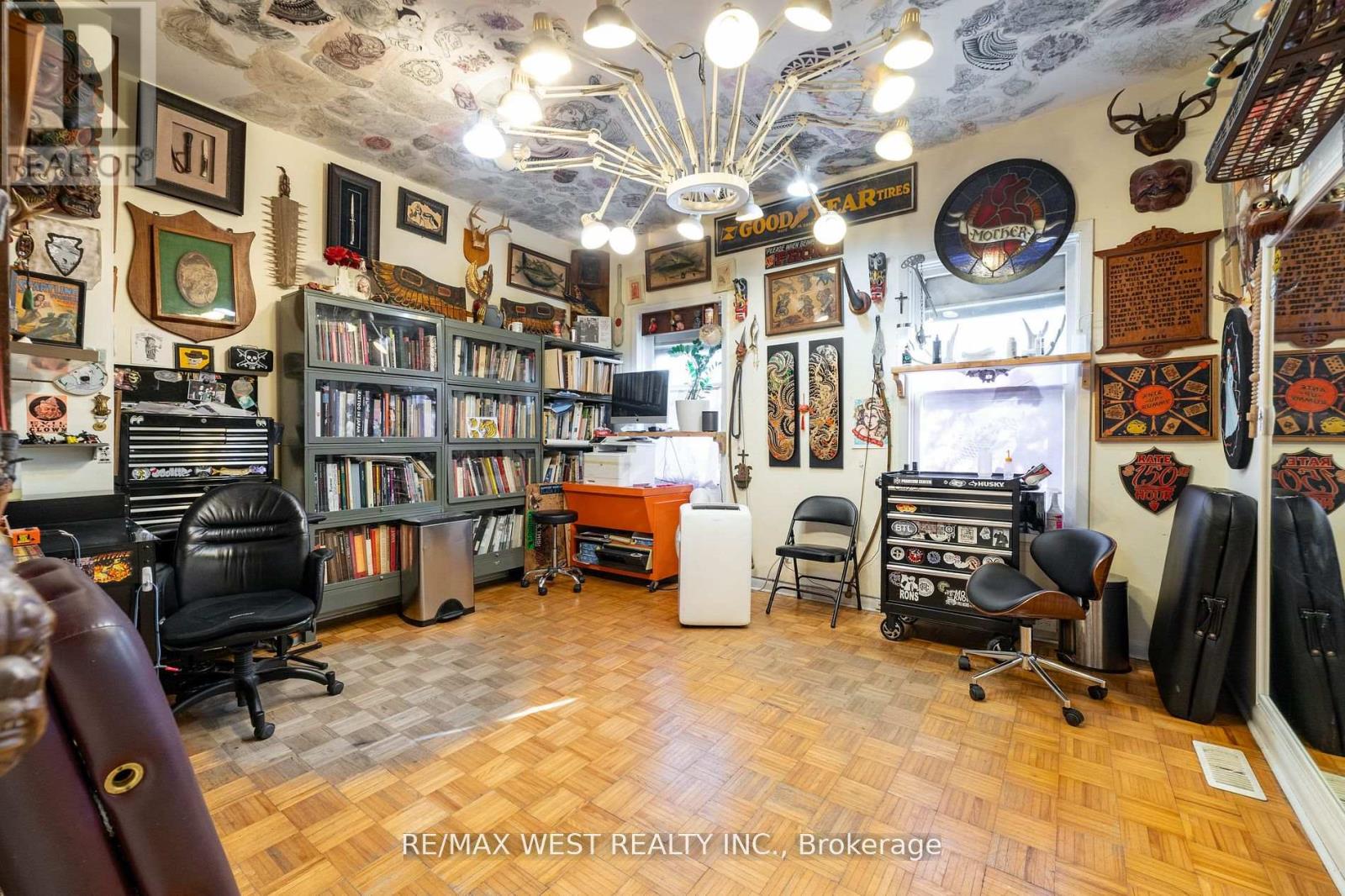 135 Ossington Avenue Property Photo 22