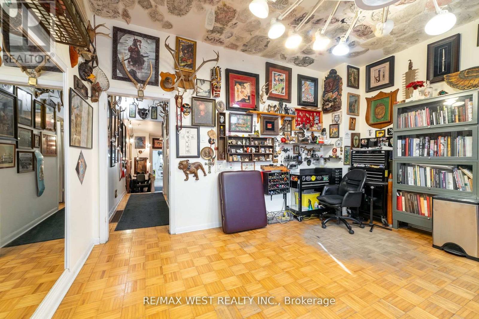 135 Ossington Avenue Property Photo 23