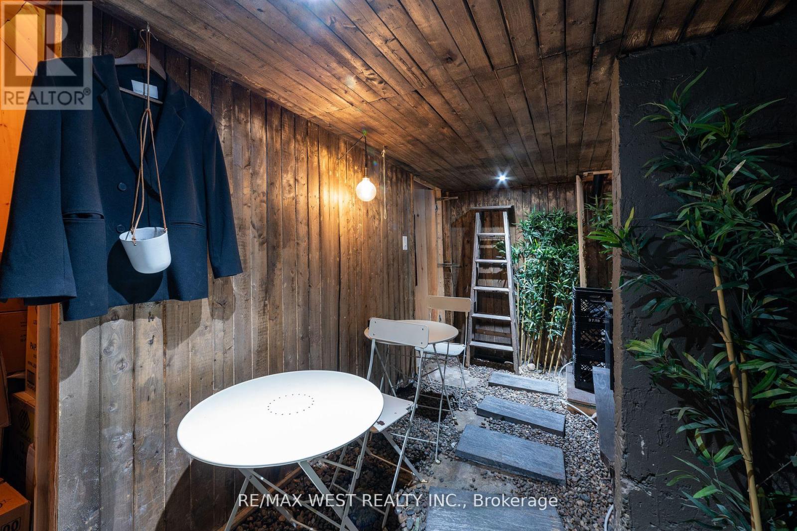 135 Ossington Avenue Property Photo 27