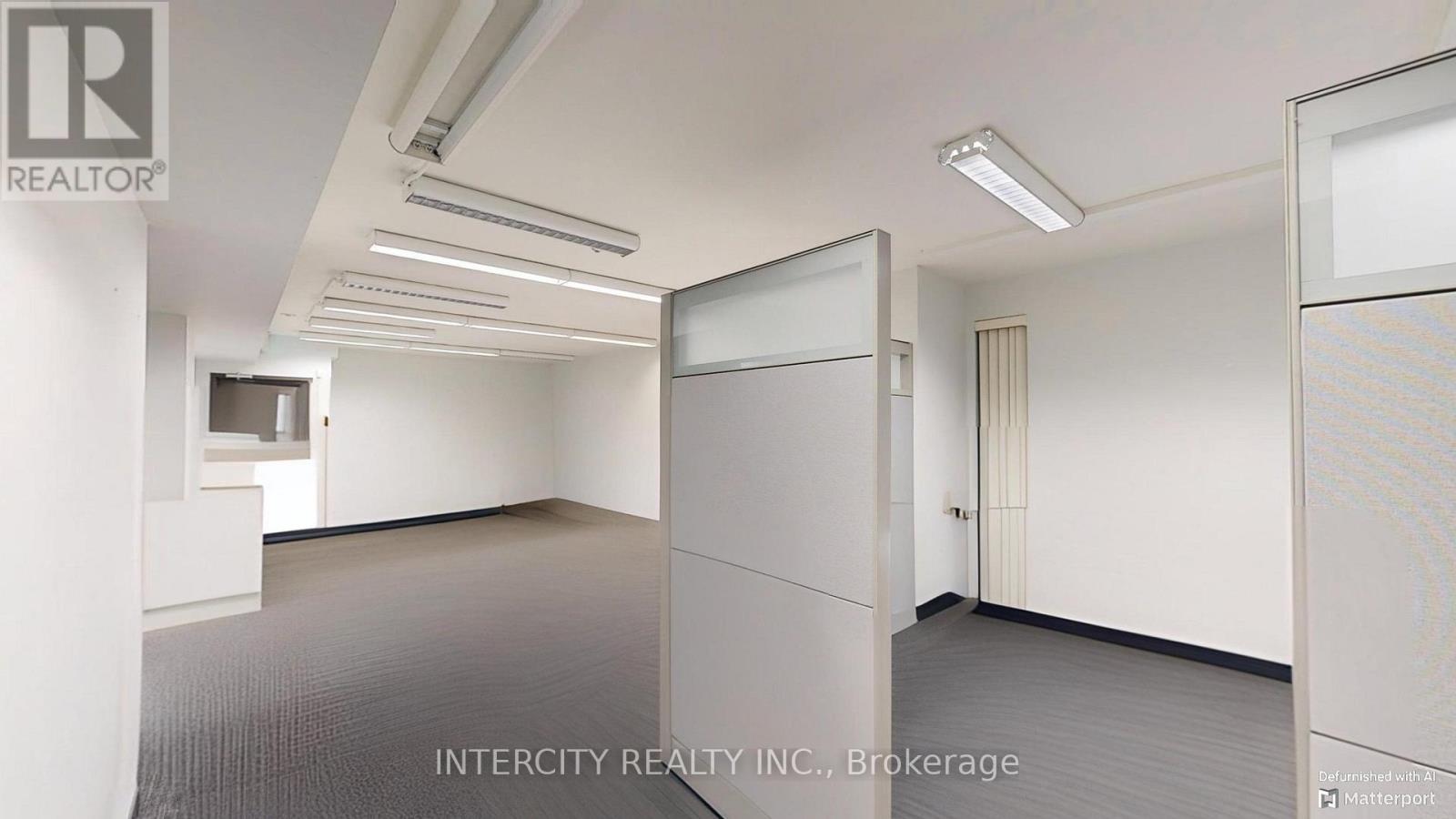 2nd Flr - 627 Bloor Street W Property Photo 7
