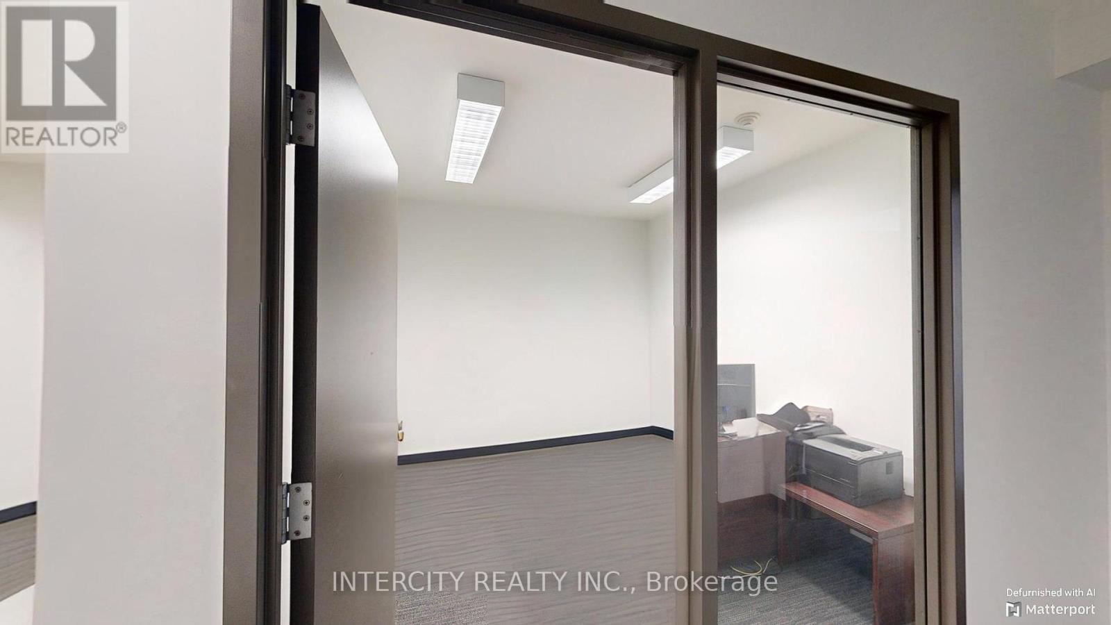 2nd Flr - 627 Bloor Street W Property Photo 10