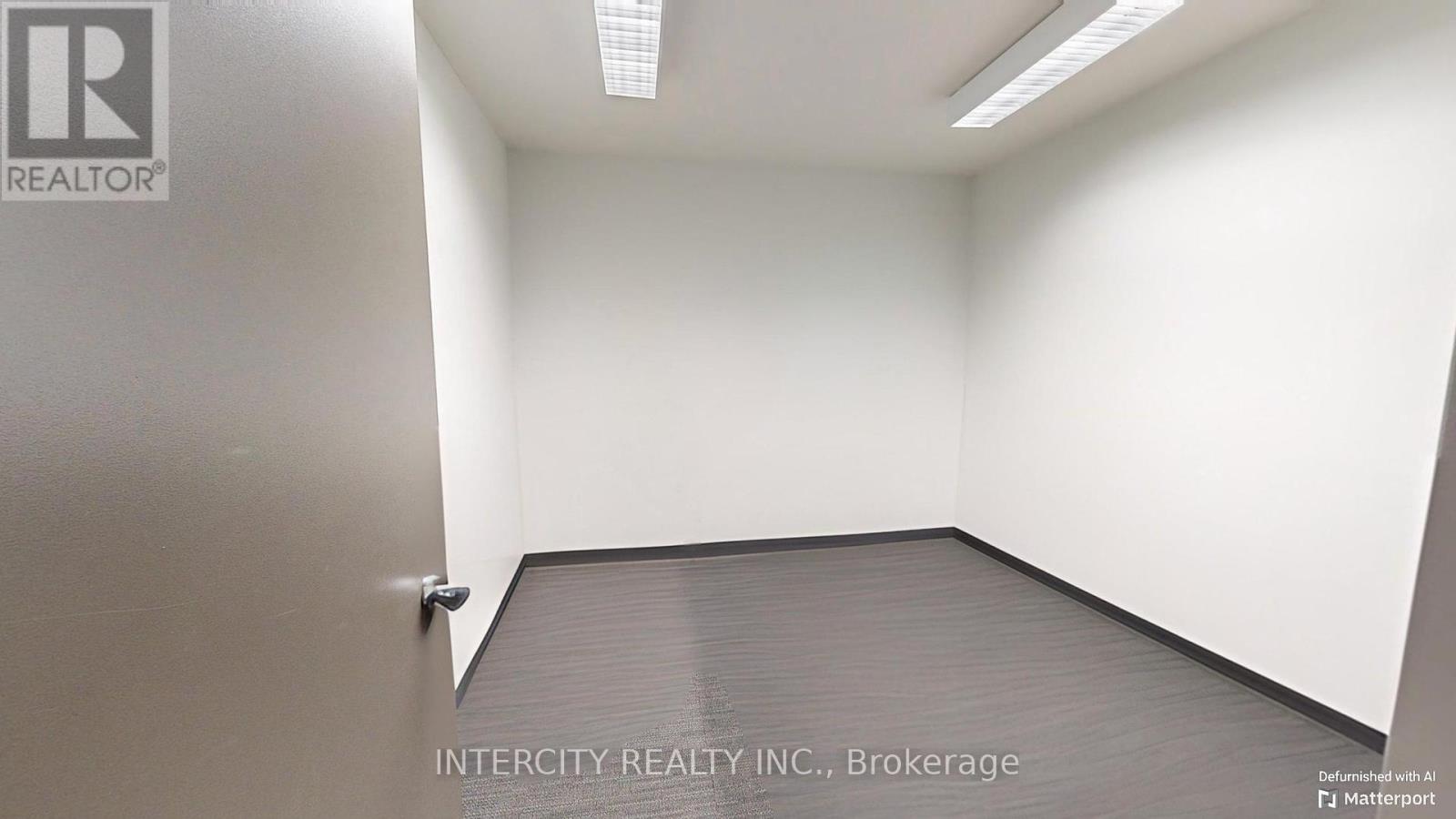 2nd Flr - 627 Bloor Street W Property Photo 11
