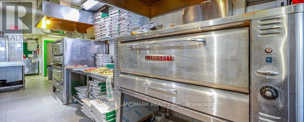 4920 Yonge Street Property Photo 9