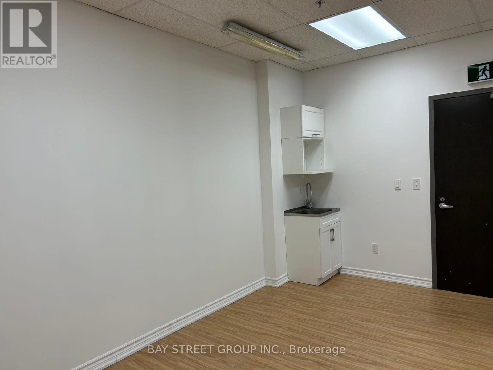 340 - 4750 Yonge Street Property Photo 8