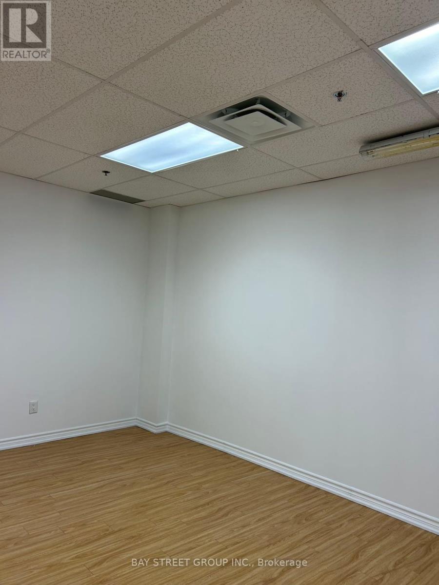 340 - 4750 Yonge Street Property Photo 9