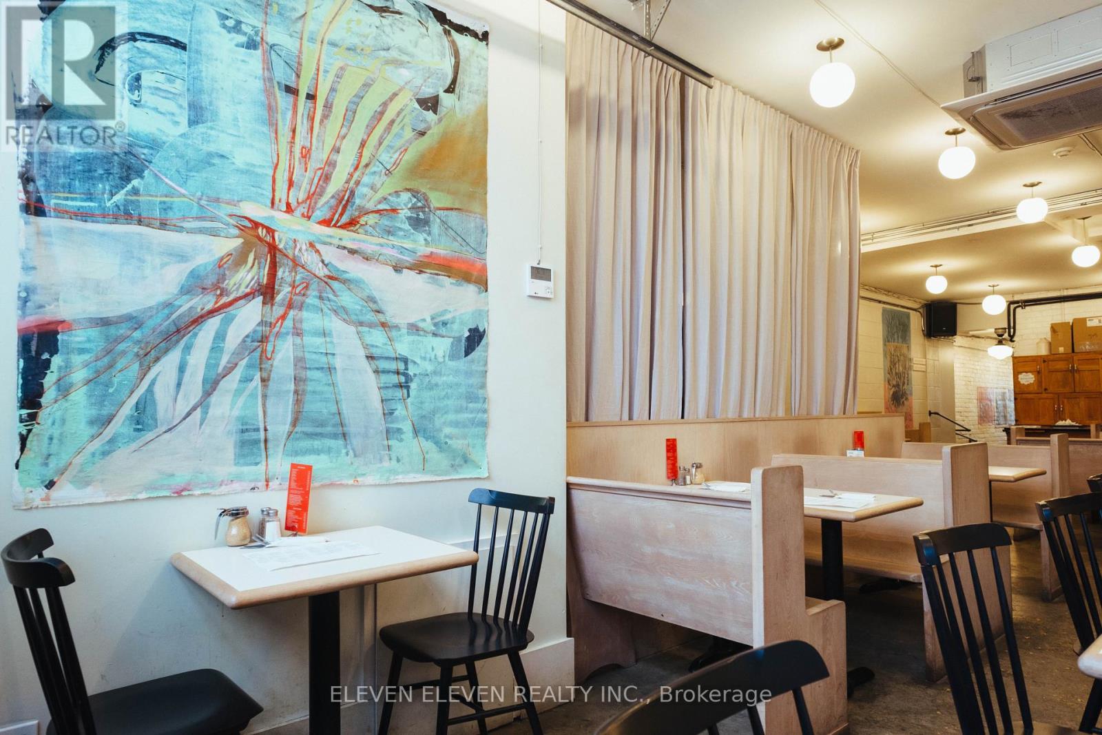 1024 Queen Street W Property Photo 9