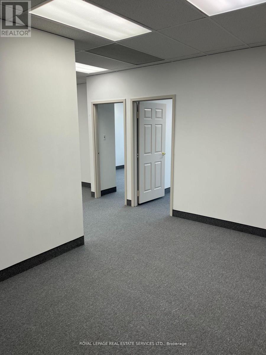 405 - 3335 Yonge Street Property Photo 3