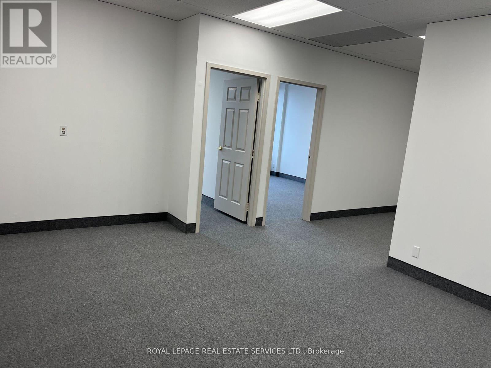405 - 3335 Yonge Street Property Photo 4