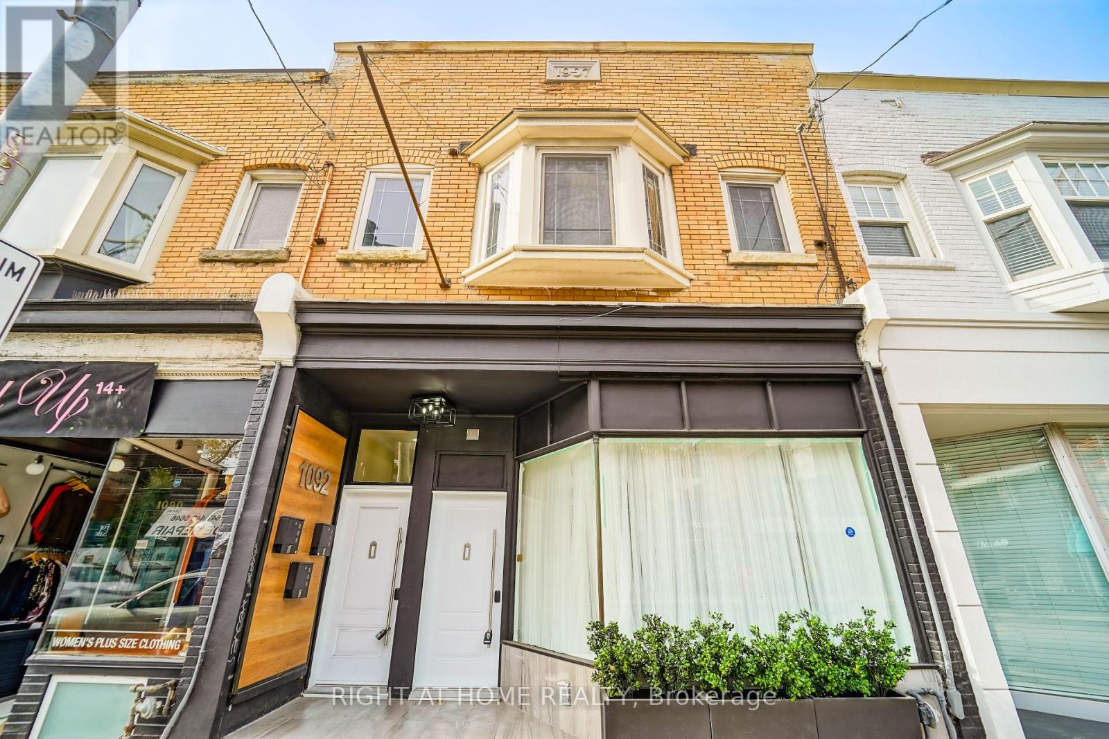 1092 Bathurst Street Property Photo 3
