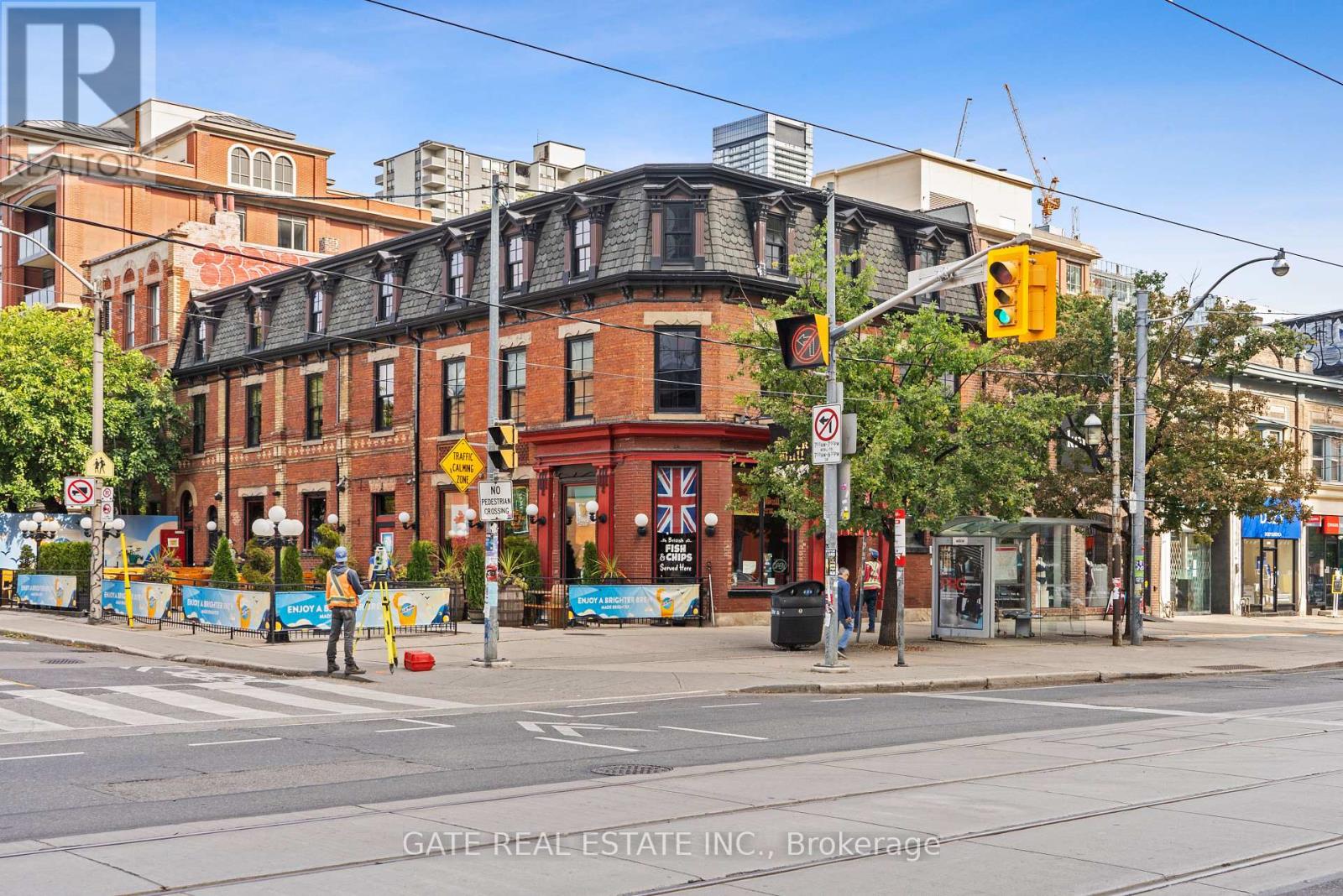 298 Queen Street W Property Photo 1