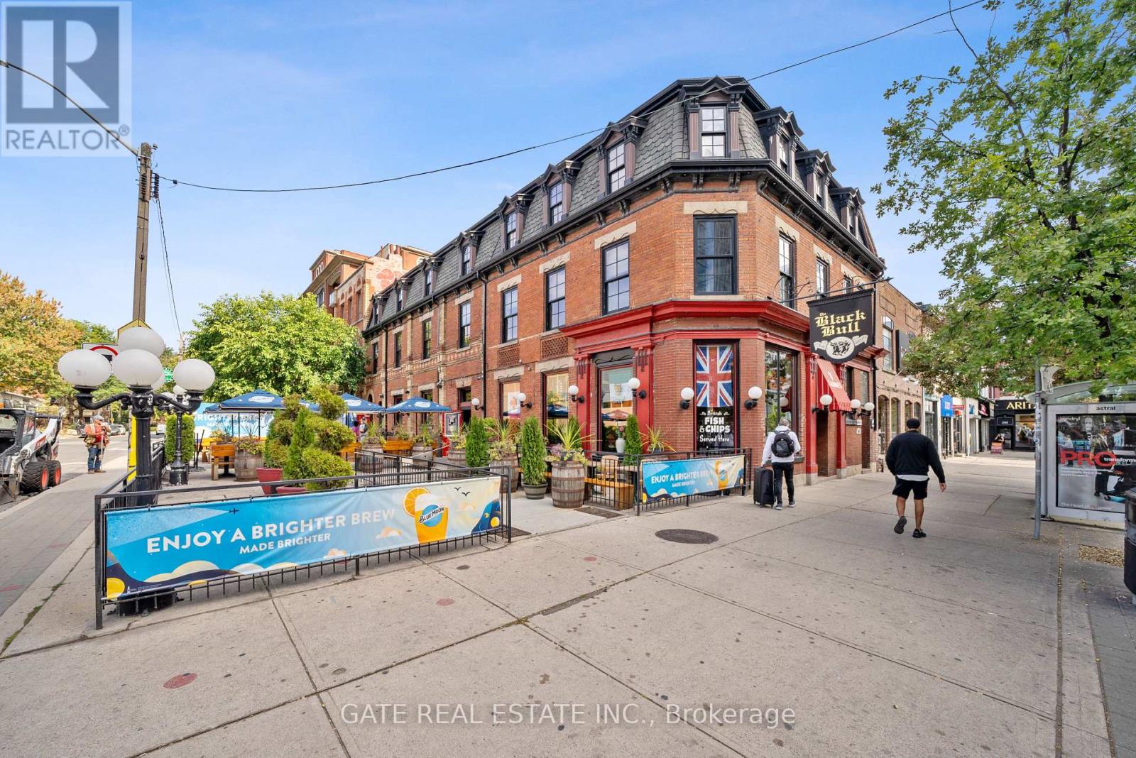 298 Queen Street W Property Photo 3