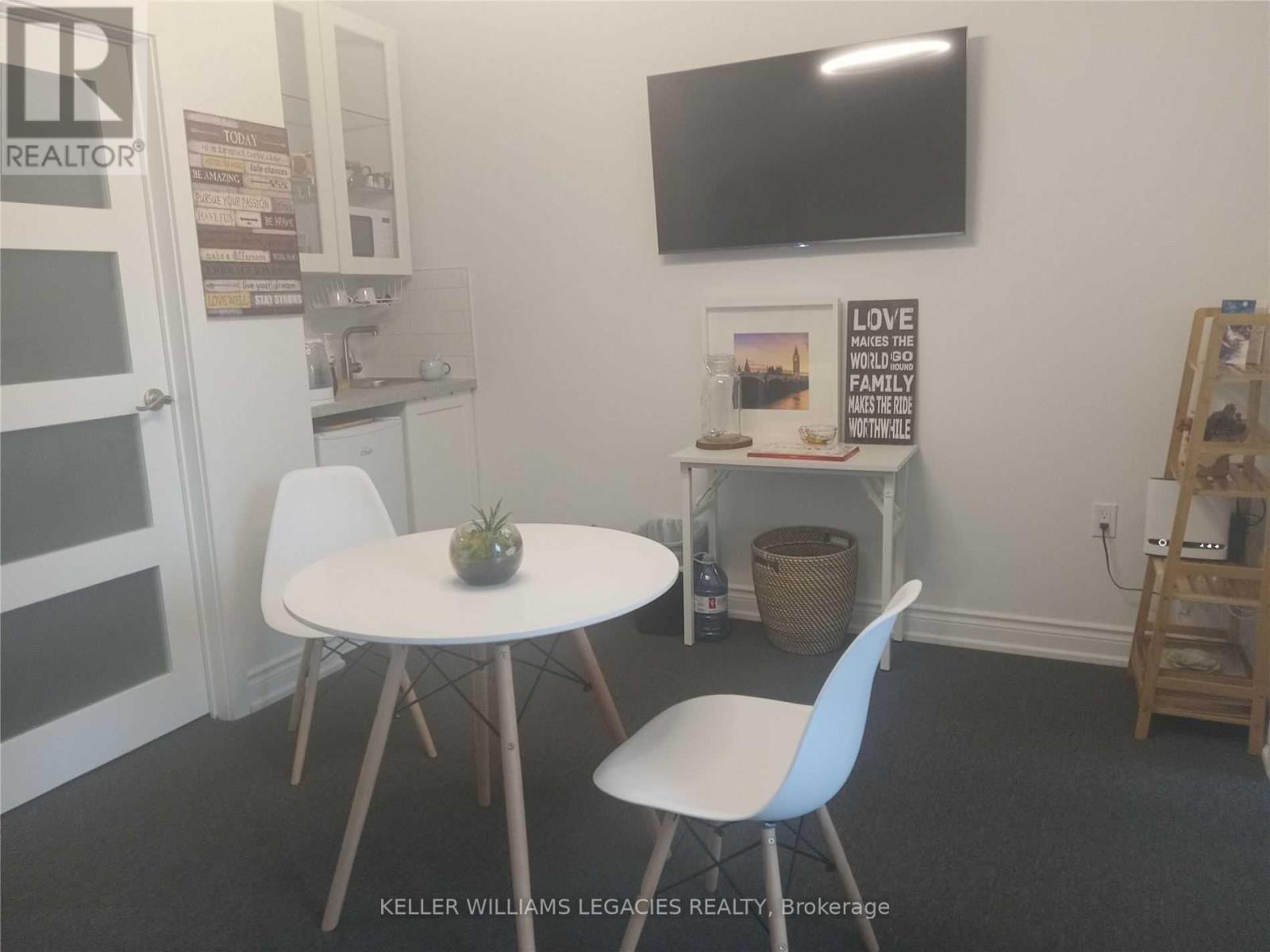 213 - 15 Wellesley Street W Property Photo 2