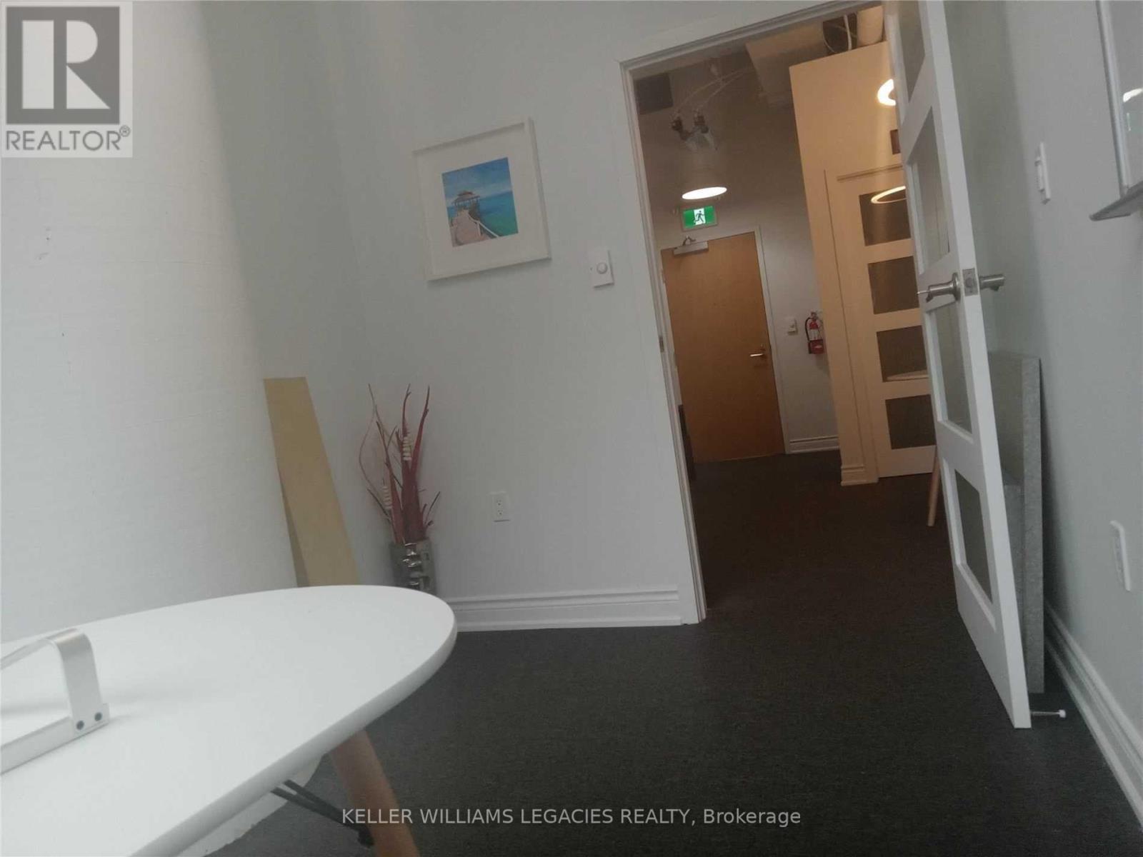 213 - 15 Wellesley Street W Property Photo 4
