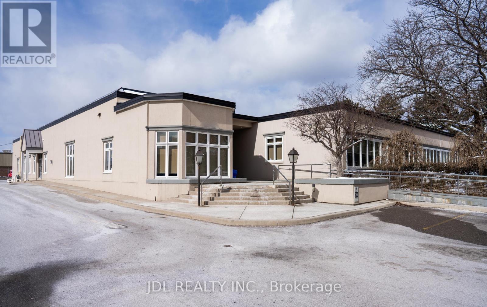 #100 - 20 Upjohn Road Property Photo 1