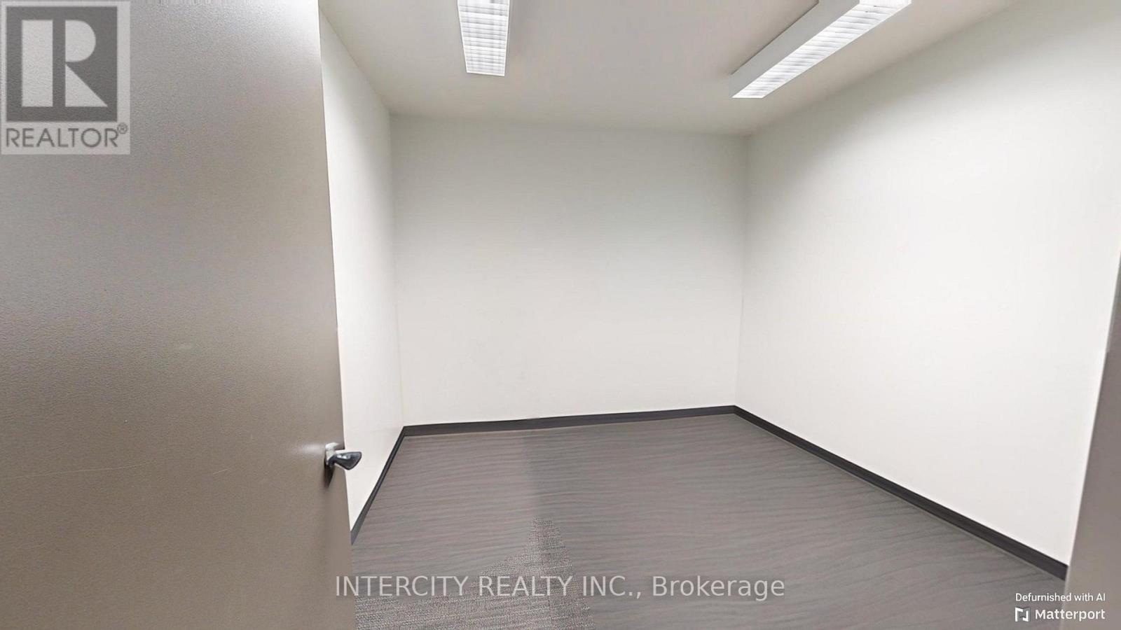 2/f - 627 Bloor Street W Property Photo 9