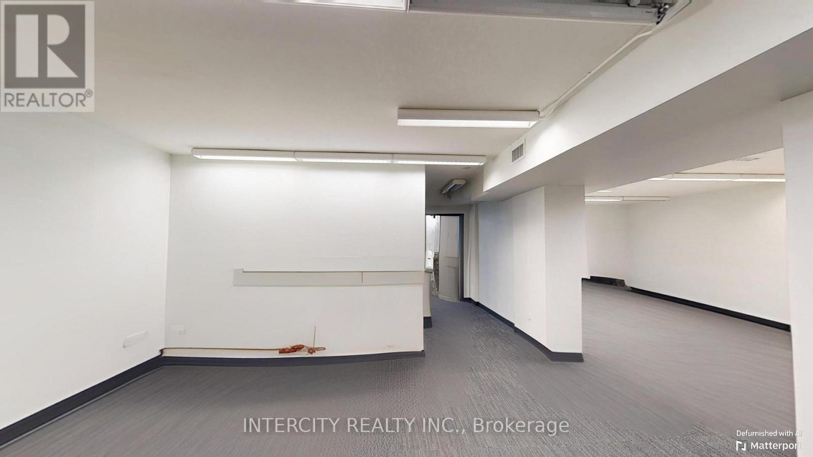 2nd Flr - 627 Bloor Street W Property Photo 8