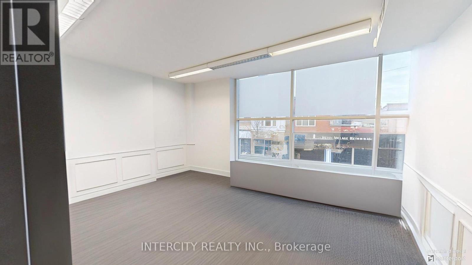 2nd Flr - 627 Bloor Street W Property Photo 12