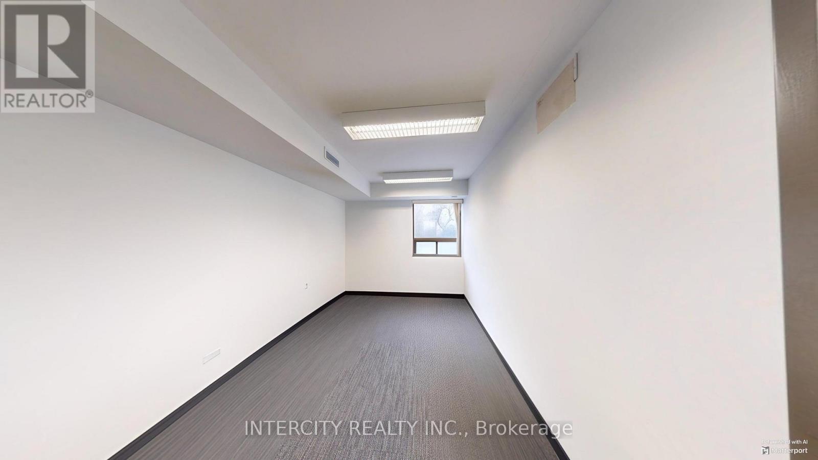 2nd Flr - 627 Bloor Street W Property Photo 24