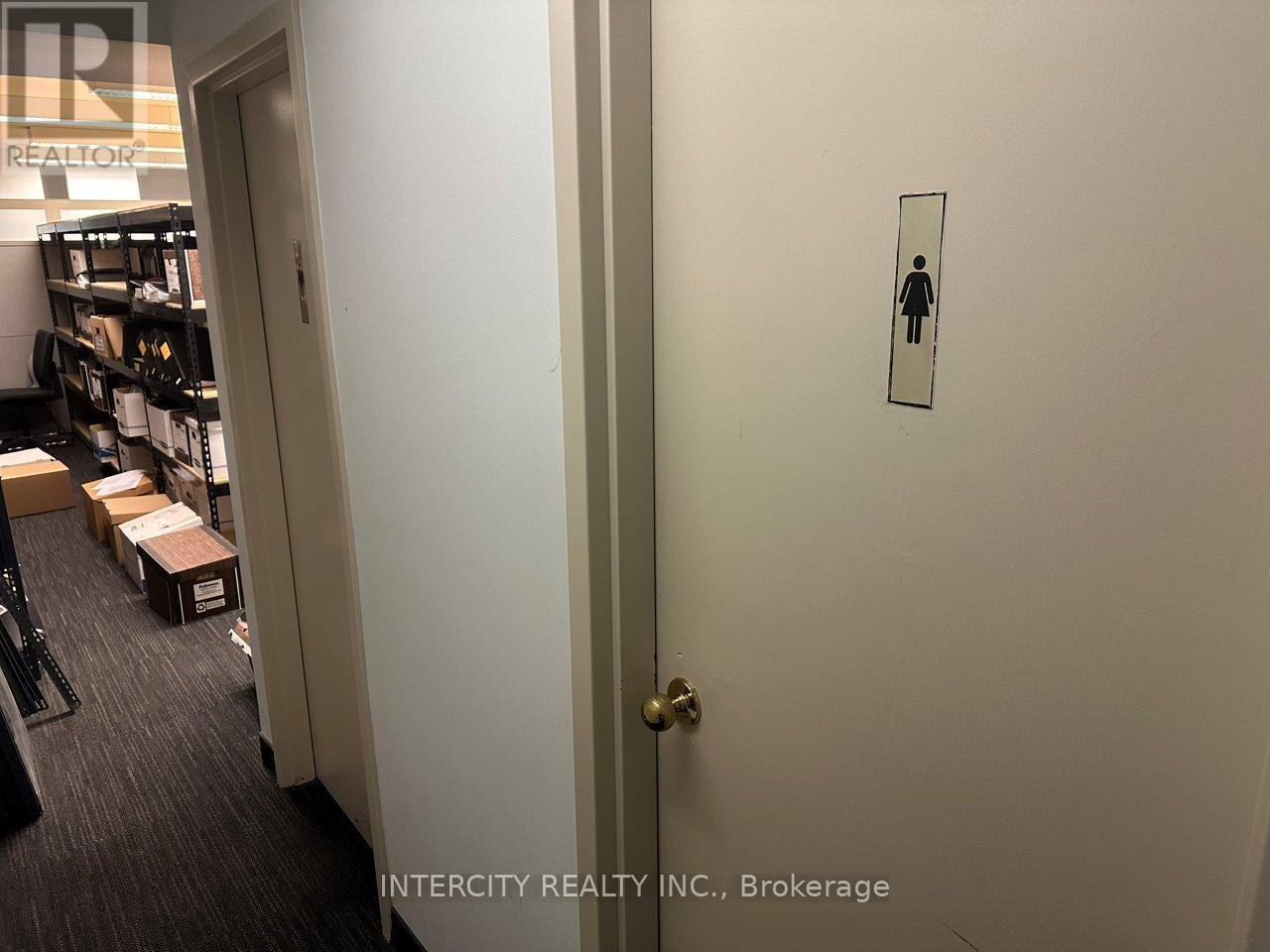 2nd Flr - 627 Bloor Street W Property Photo 31