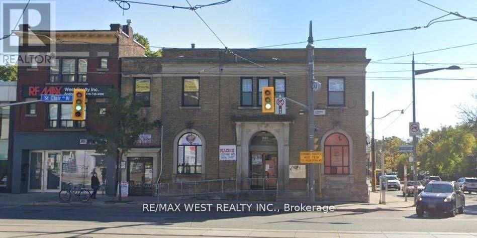2nd Flr - 949 St Clair Avenue W Property Photo 1