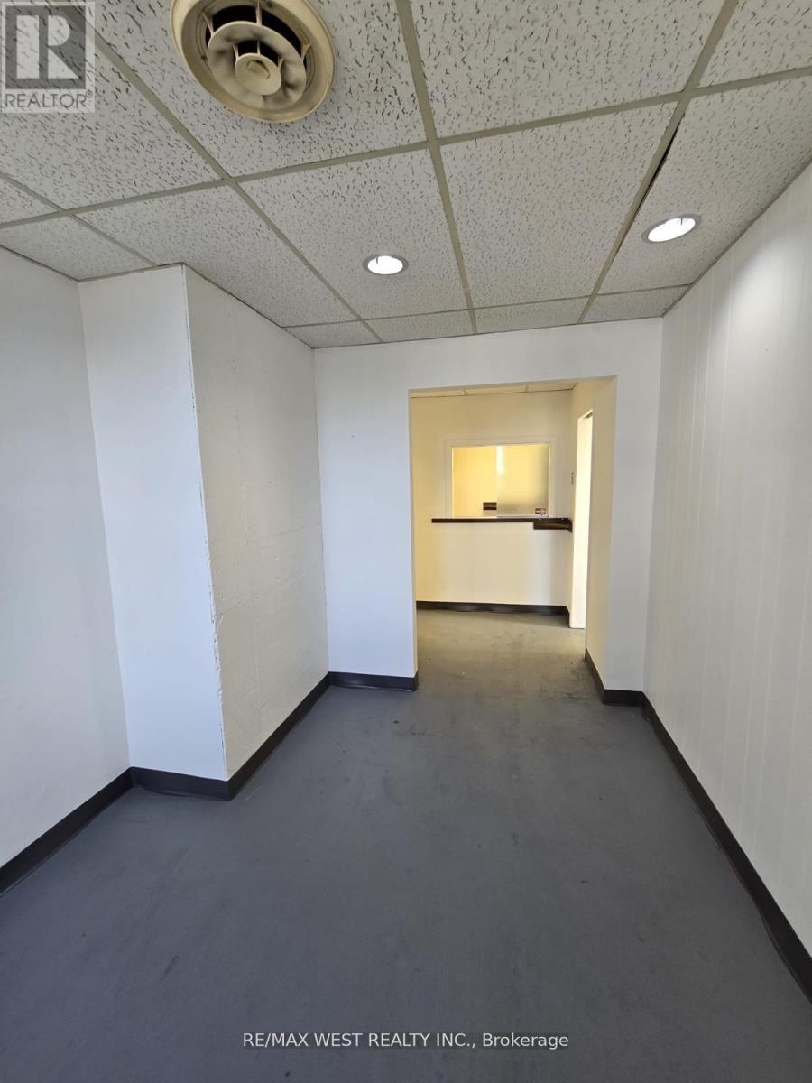 2 - 949 St Clair Avenue W Property Photo 21