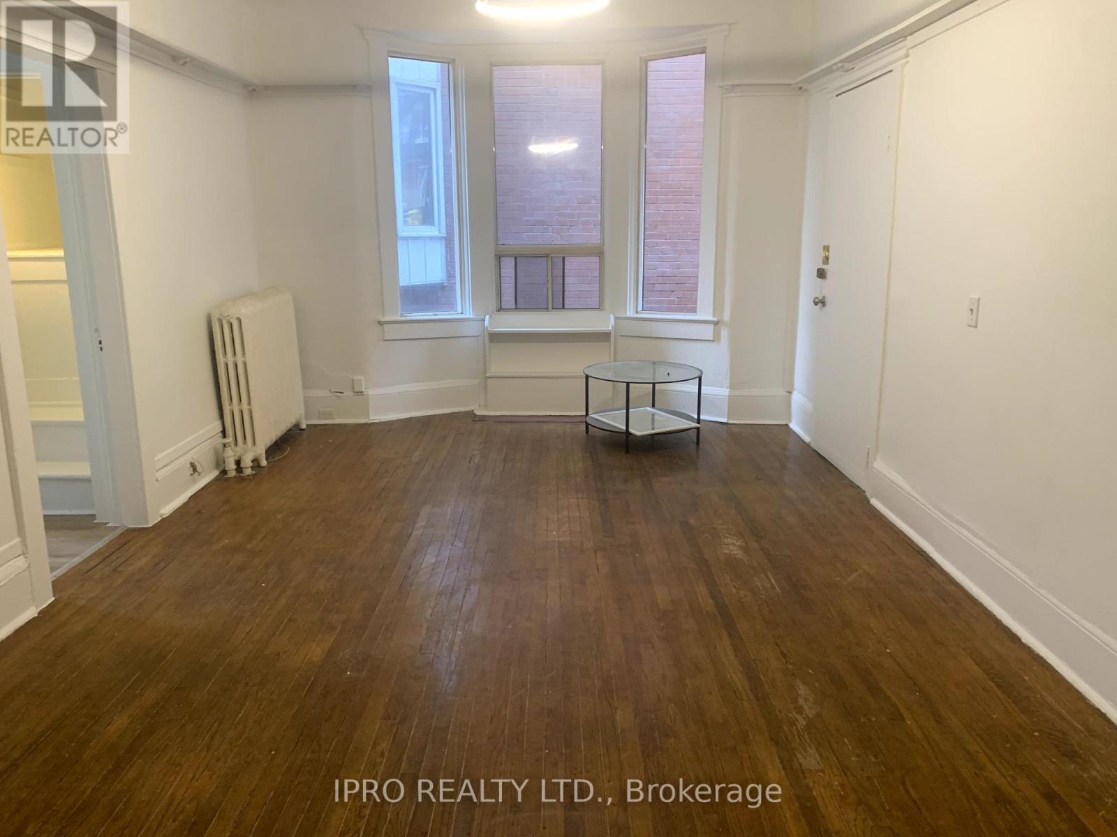 526 Palmerston Boulevard Property Photo 8