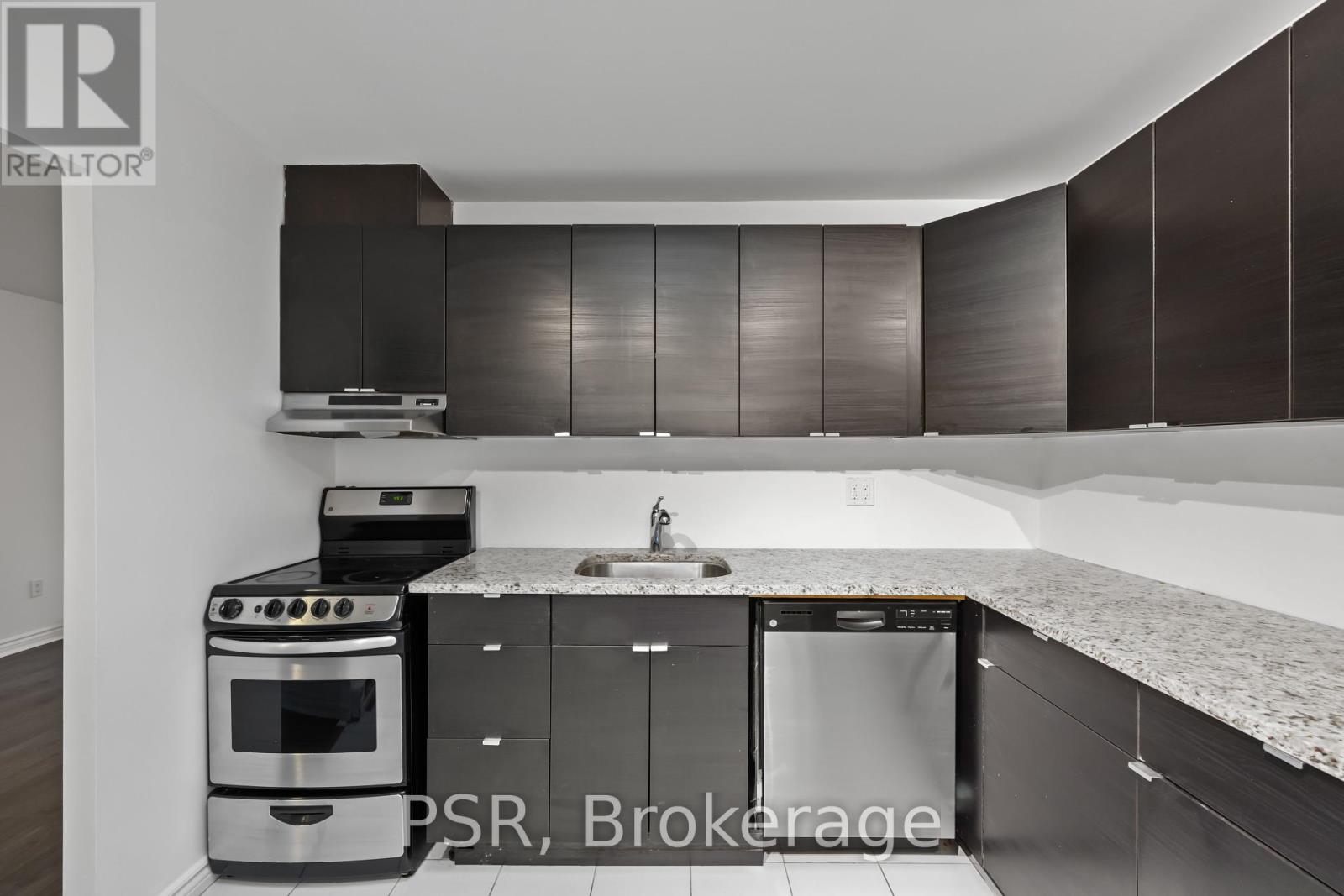 10 - 353 Queen Street W Property Photo 5