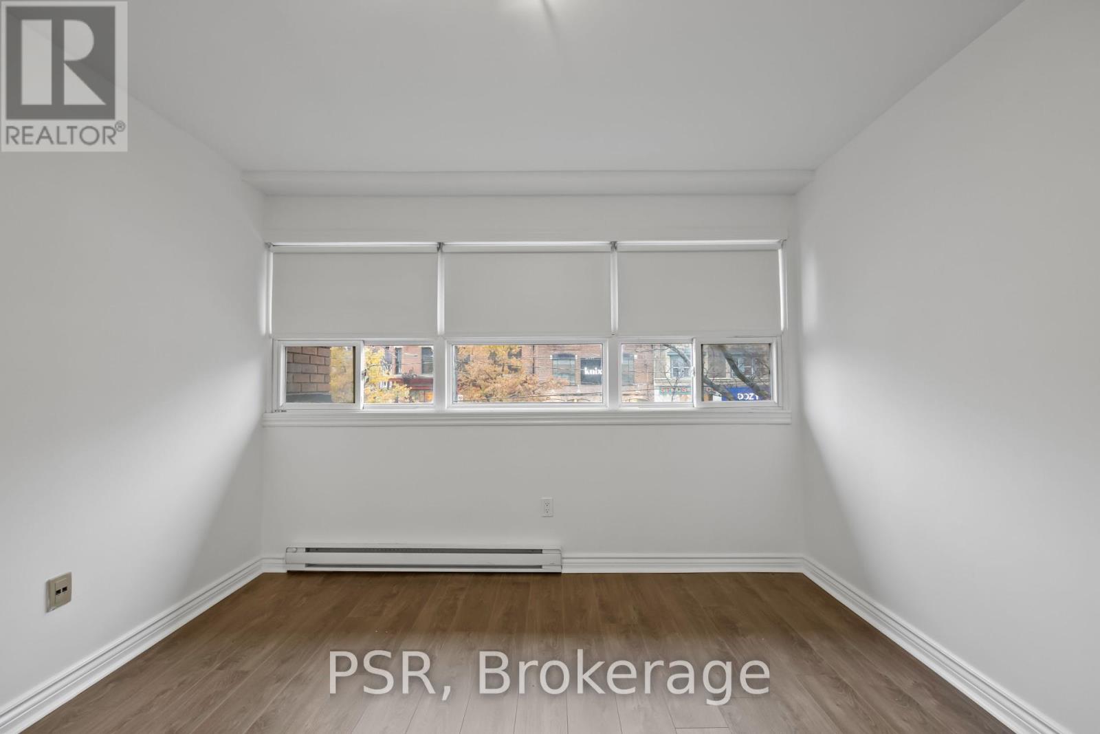 10 - 353 Queen Street W Property Photo 12