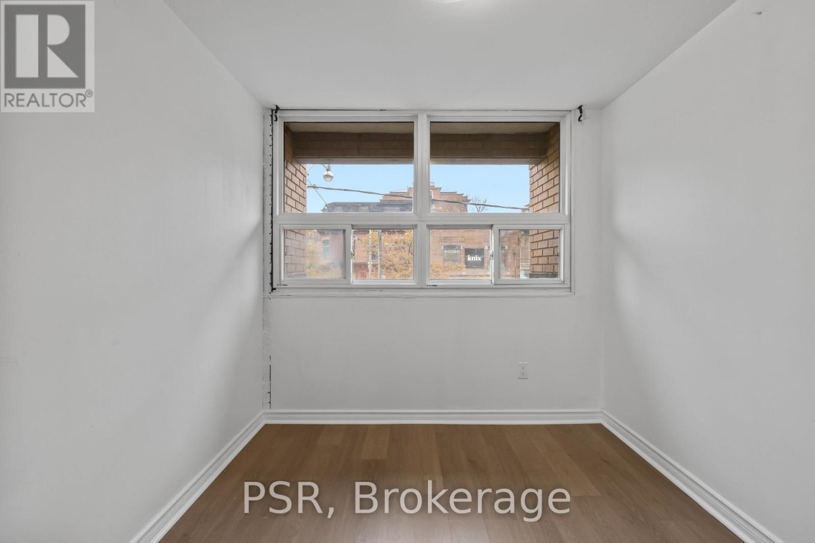 10 - 353 Queen Street W Property Photo 14