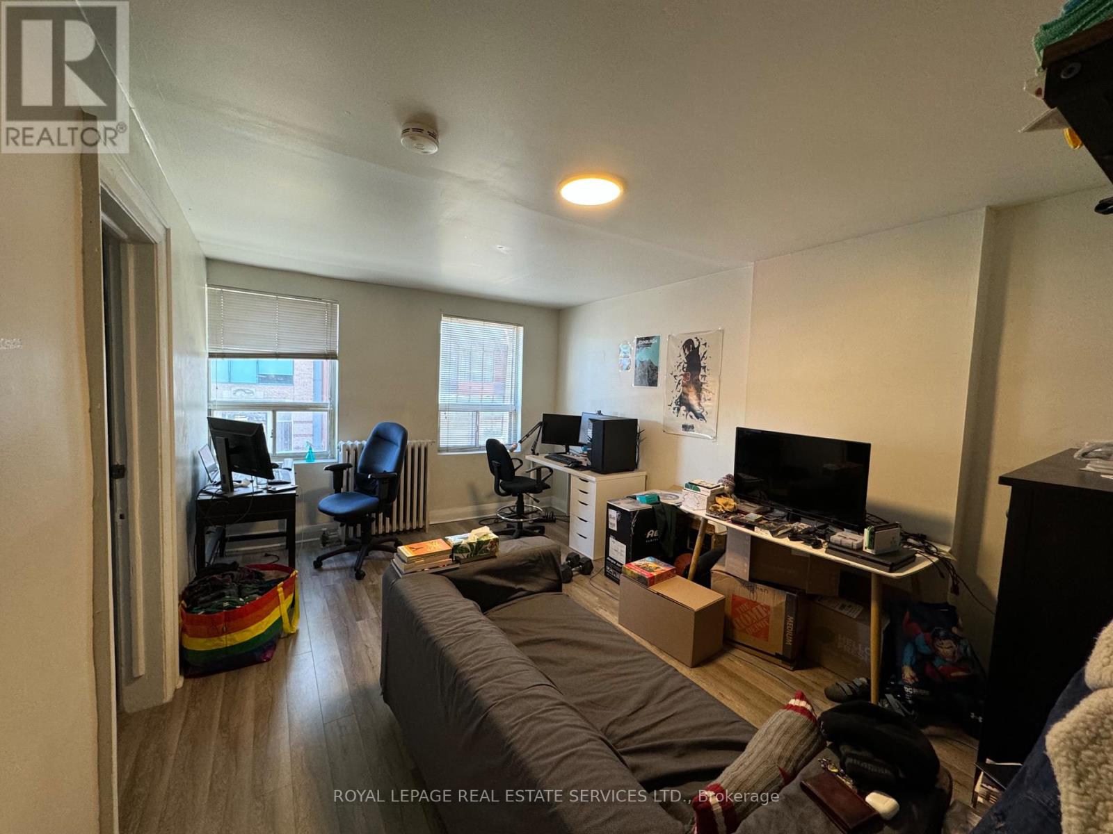 C - 136 Avenue Road Property Photo 2