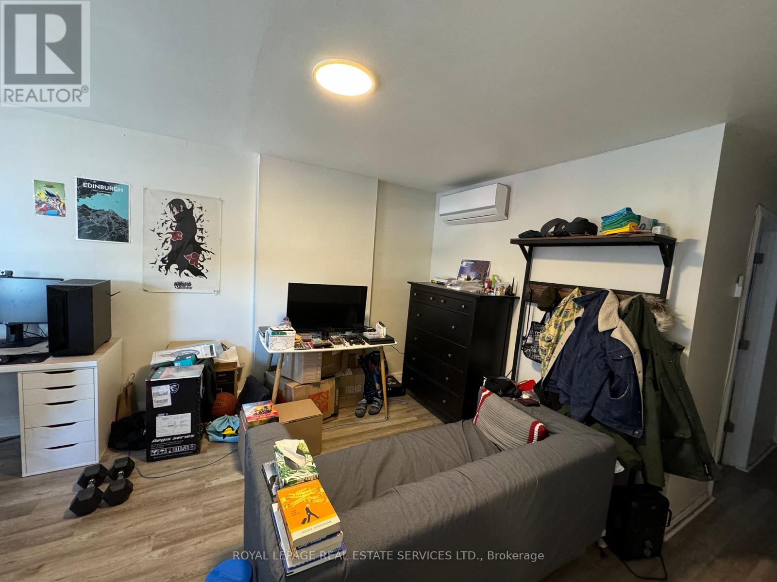 C - 136 Avenue Road Property Photo 3