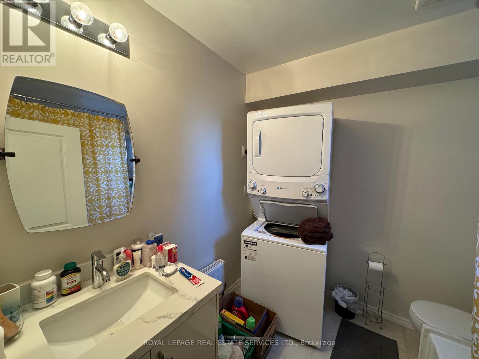 C - 136 Avenue Road Property Photo 6