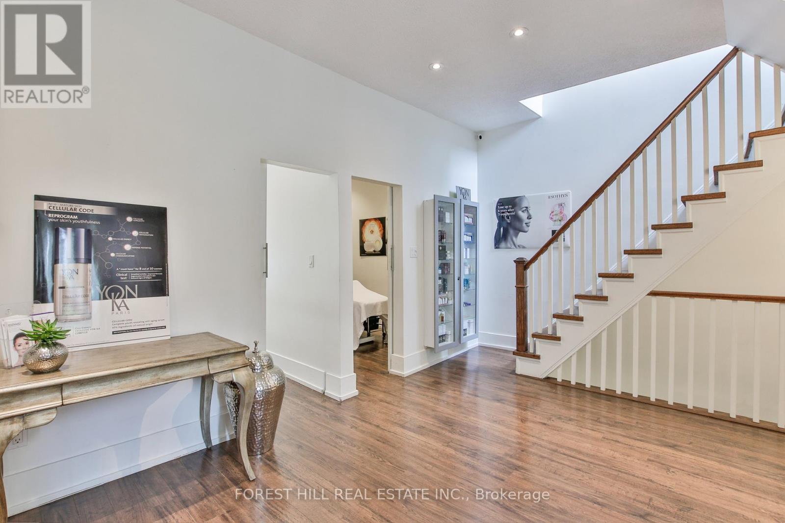 Rm 2 - 76 Scollard Street Property Photo 8