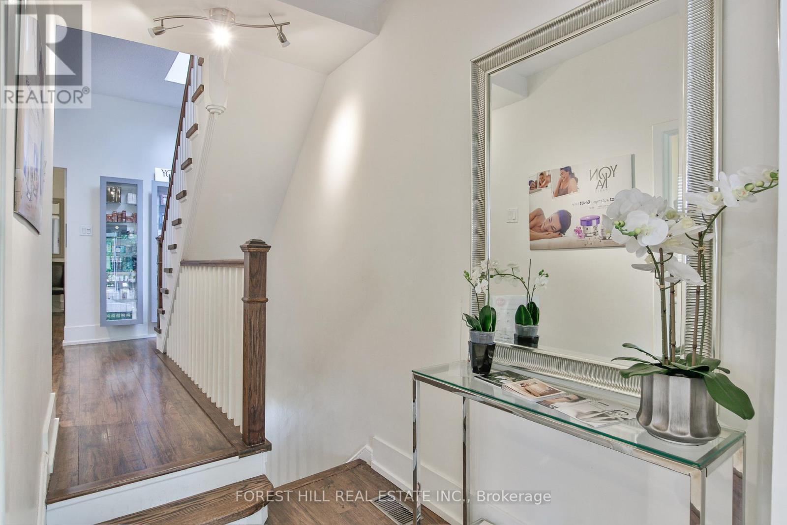 Rm 2 - 76 Scollard Street Property Photo 9
