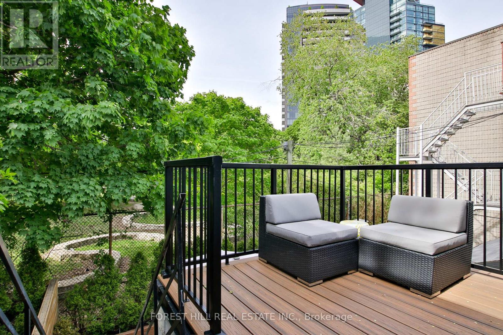 Rm 2 - 76 Scollard Street Property Photo 13