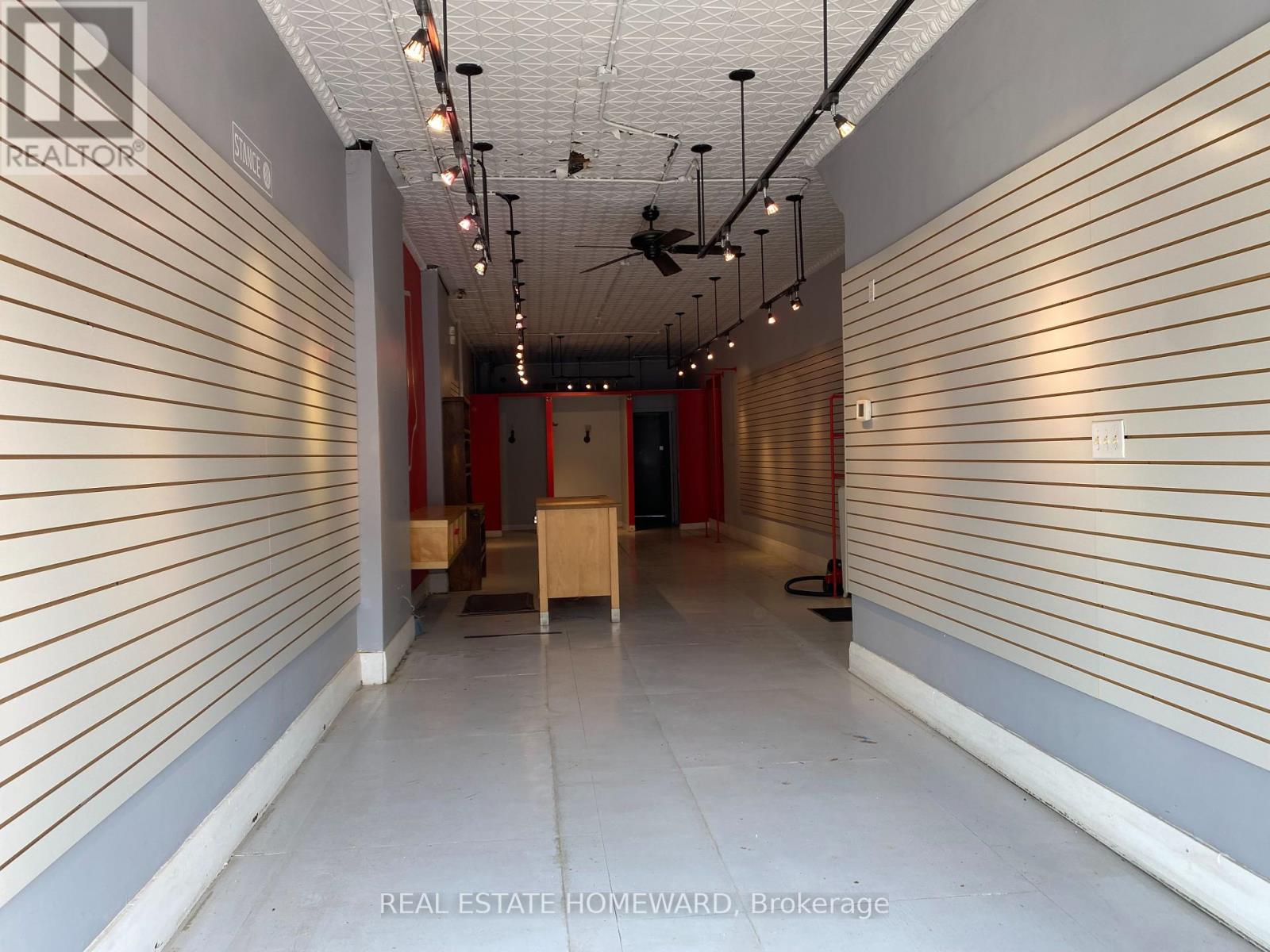 2585 Yonge Street Property Photo 12