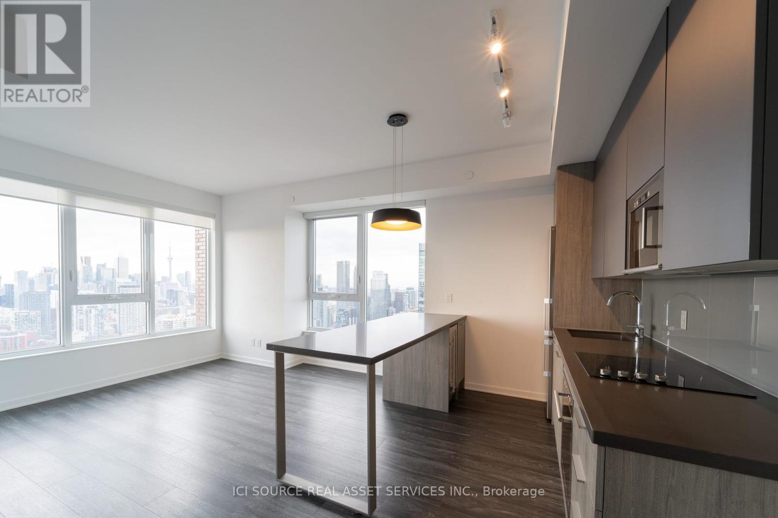 4003 - 25 Selby Street Property Photo 3