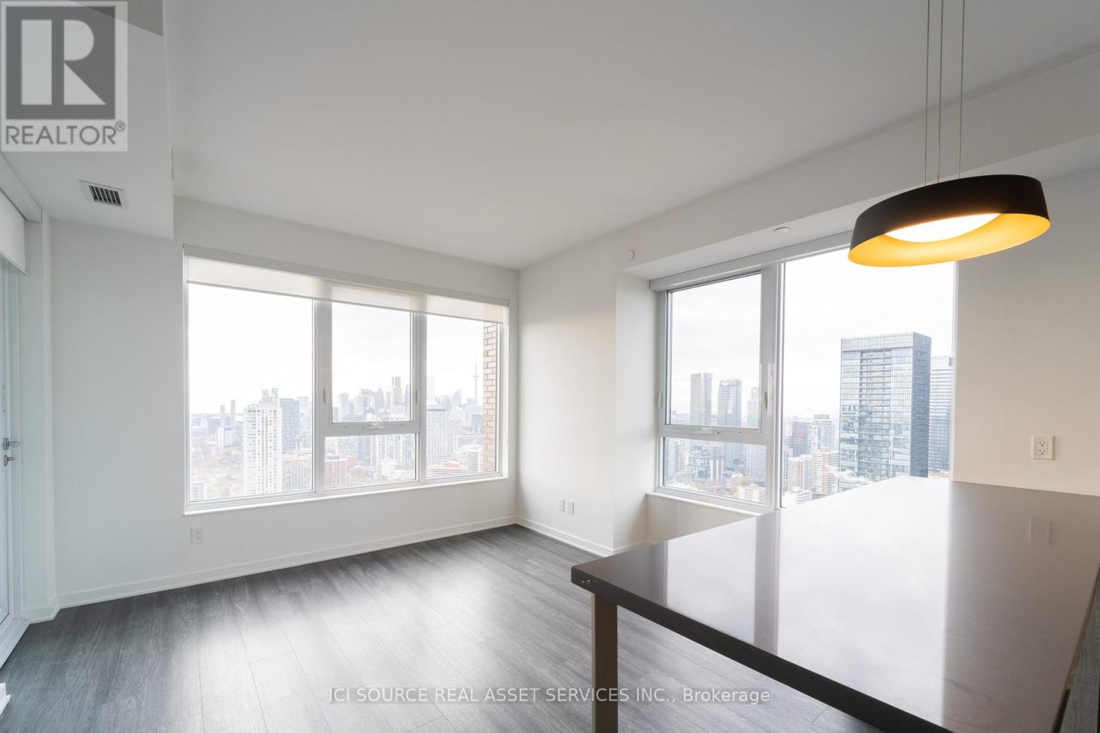 4003 - 25 Selby Street Property Photo 5