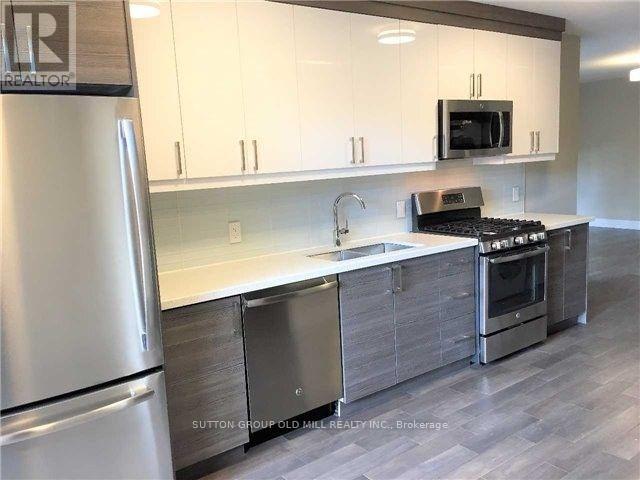 3 - 259 Gerrard Street E Property Photo 2