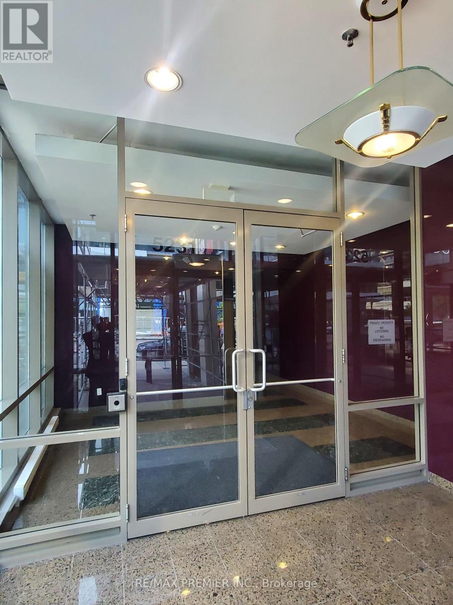 203 - 5231 Yonge Street Property Photo 5
