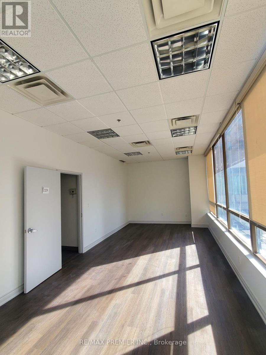 203 - 5231 Yonge Street Property Photo 14