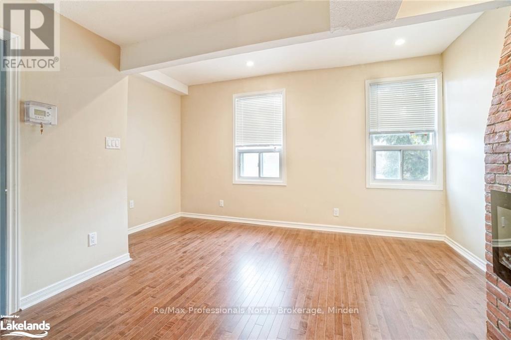 214 Gerrard Street E Property Photo 11