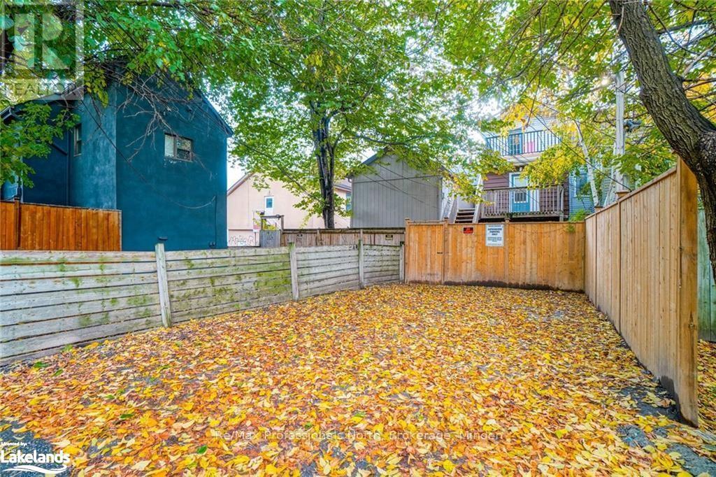 214 Gerrard Street E Property Photo 38