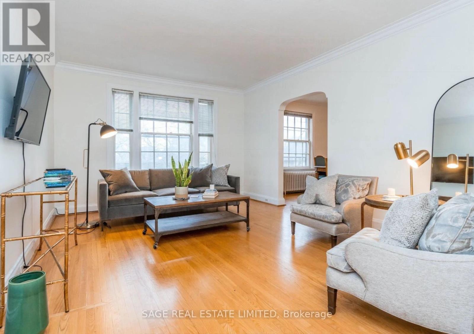 C - 1671 Bathurst Street Property Photo 4