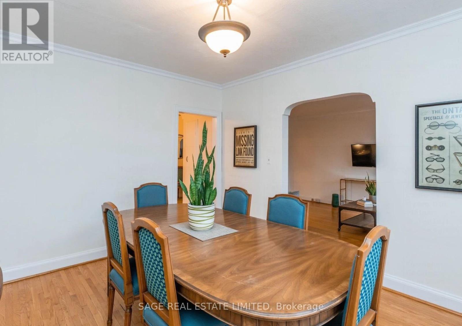 C - 1671 Bathurst Street Property Photo 8