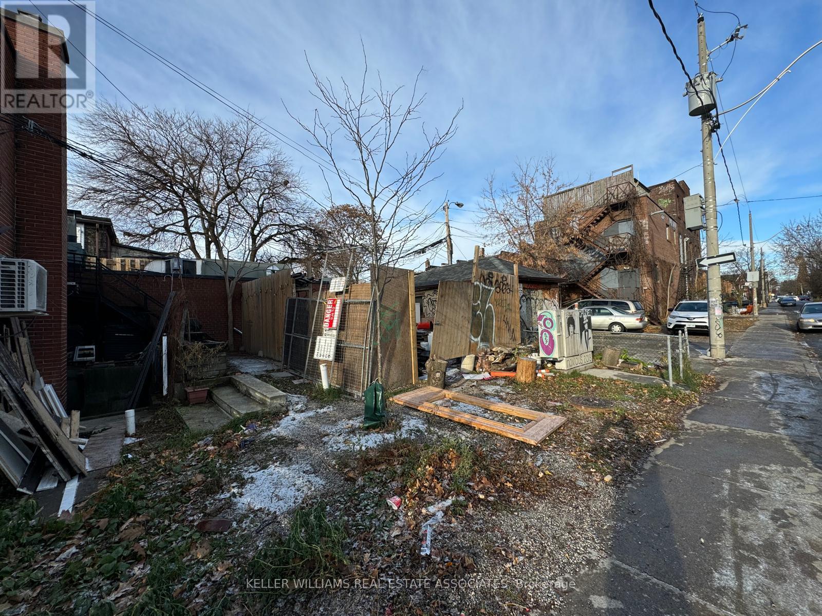 (rear) - 6 Markham Street Property Photo 8