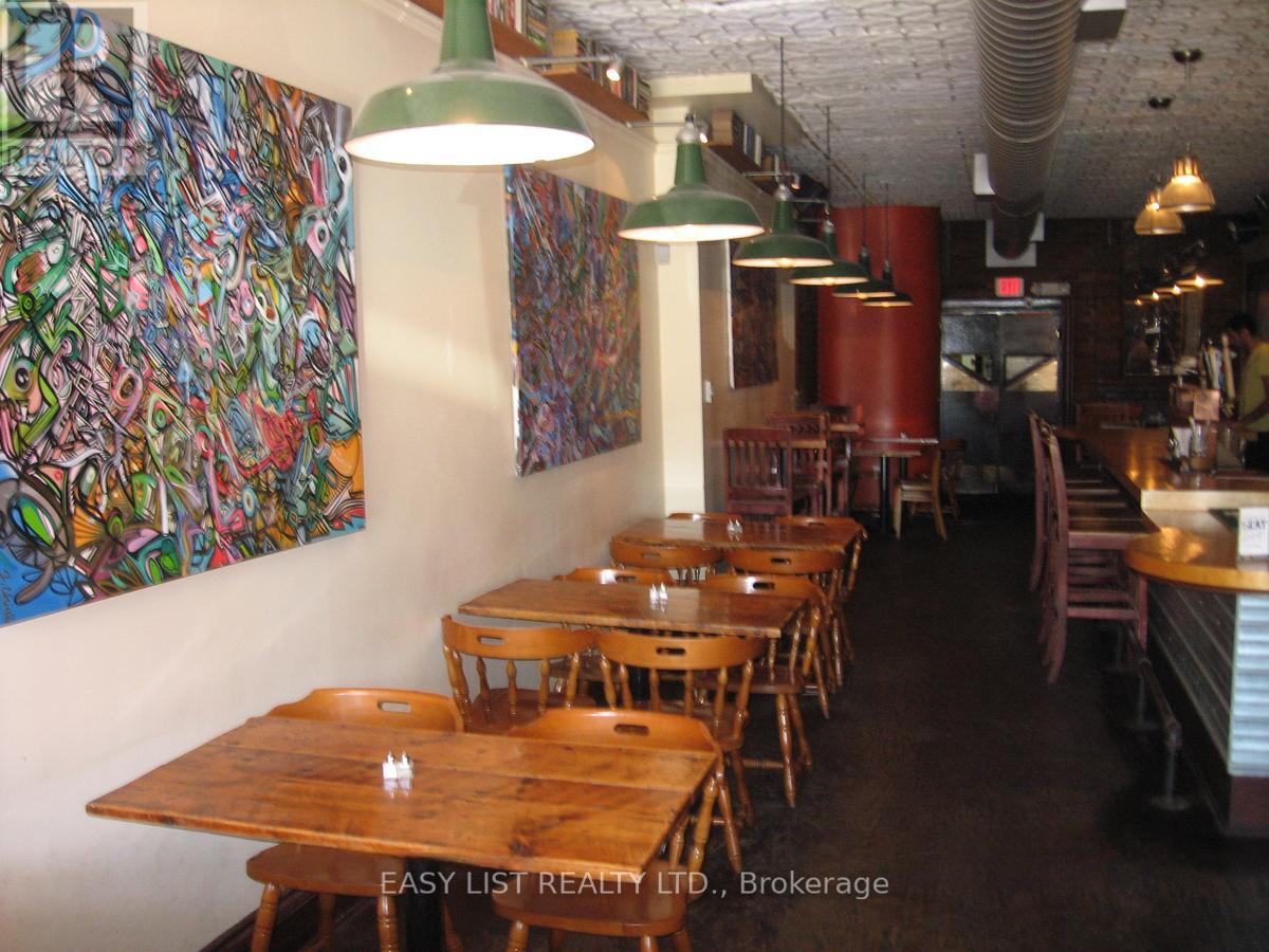 512 Queen Street W Property Photo 9