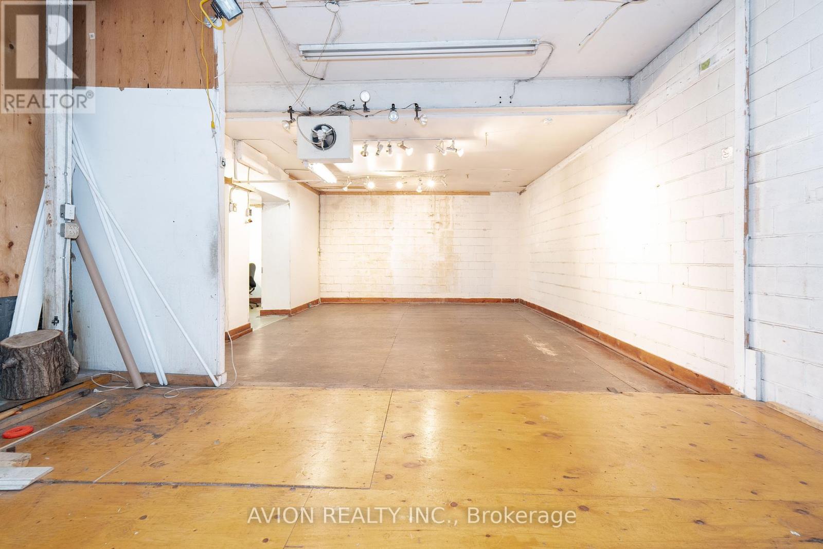 167 Queen Street E Property Photo 6