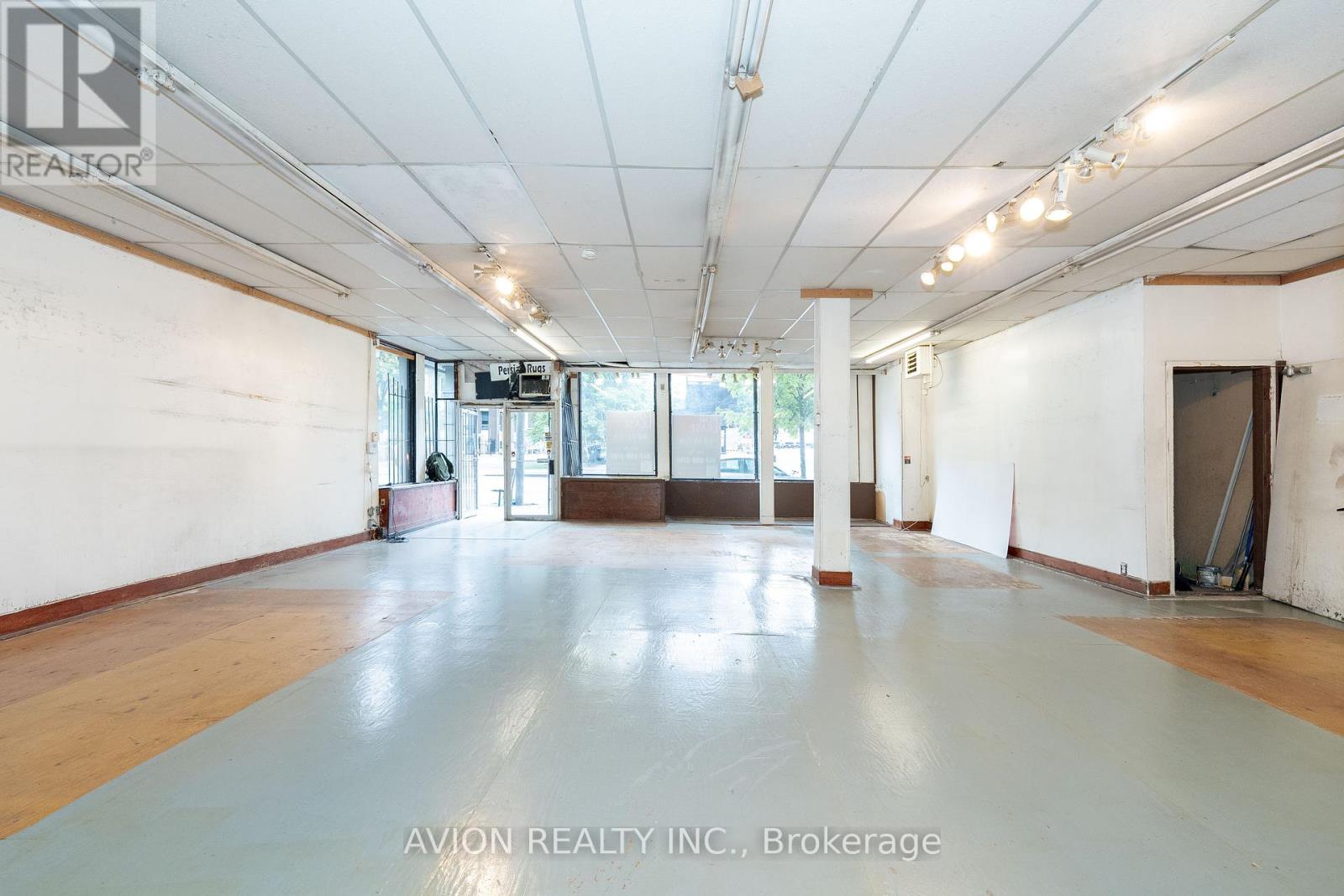 167 Queen Street E Property Photo 8