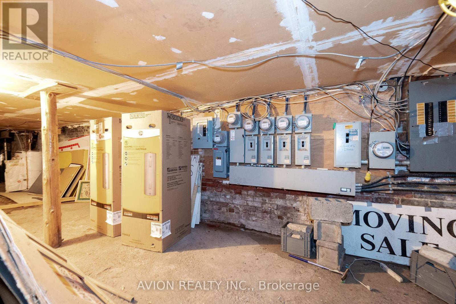 167 Queen Street E Property Photo 9